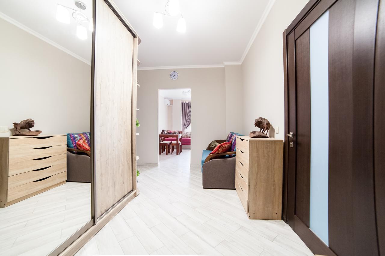 Apartamento Lviv Land Exterior foto